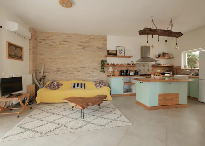 Zacharenia Cozy House With Sea Views